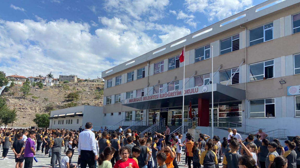 OKULUMUZDA 15 TEMMUZ DEMOKRASİ VE MİLLİ BİRLİK GÜNÜ ETKİNLİKLERİNİ İÇEREN ÇOCUK GAZETESİ ÇIKARILDI